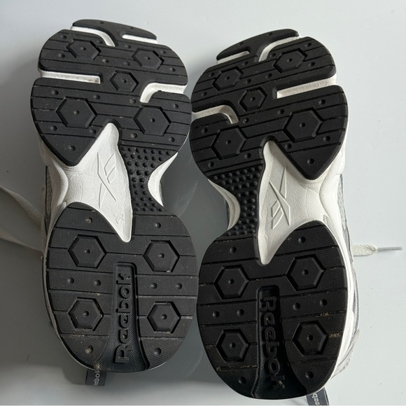 Reebok Men’s Retro Classic Sneakers Size 10.5 Grey Beige Mesh Suede Comfort - Picture 10 of 10